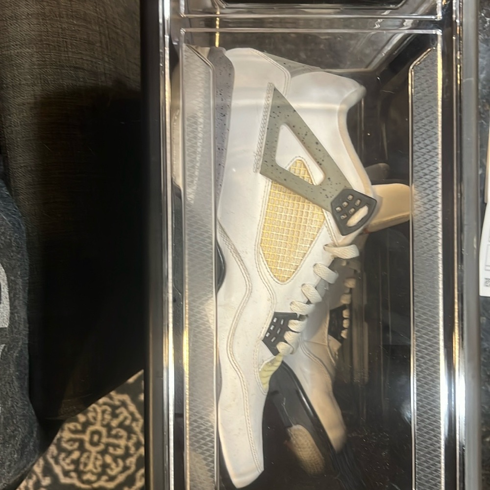Jordan 4